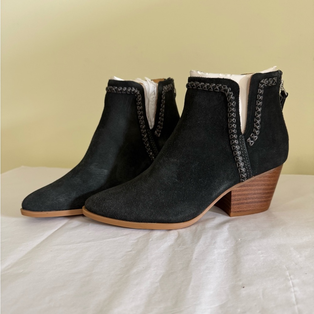 NEW Dolce Vita Dylan Suede Stacked Heel Boots Booties Size 7